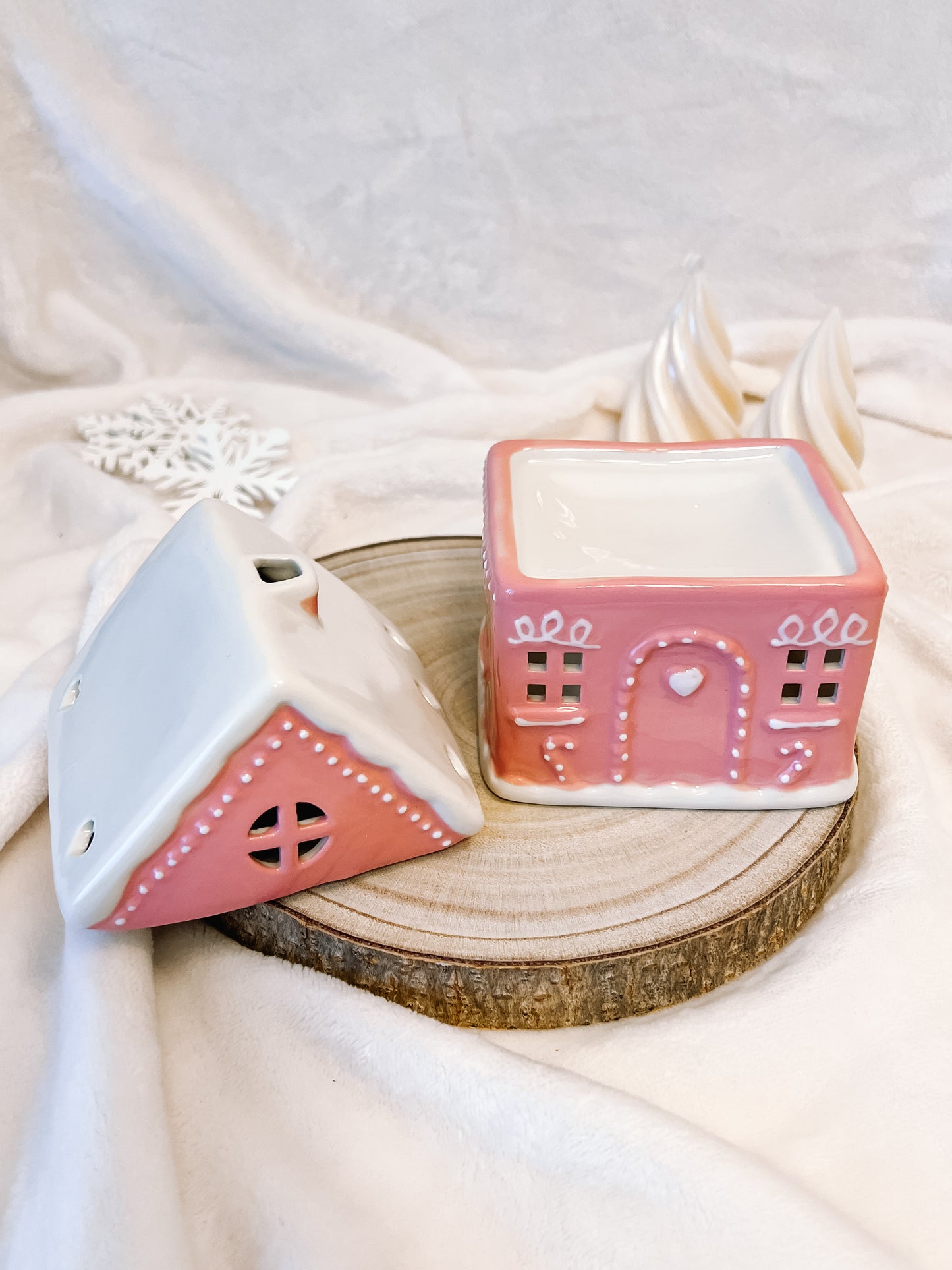 Pink Gingerbread House | Wax melt burner
