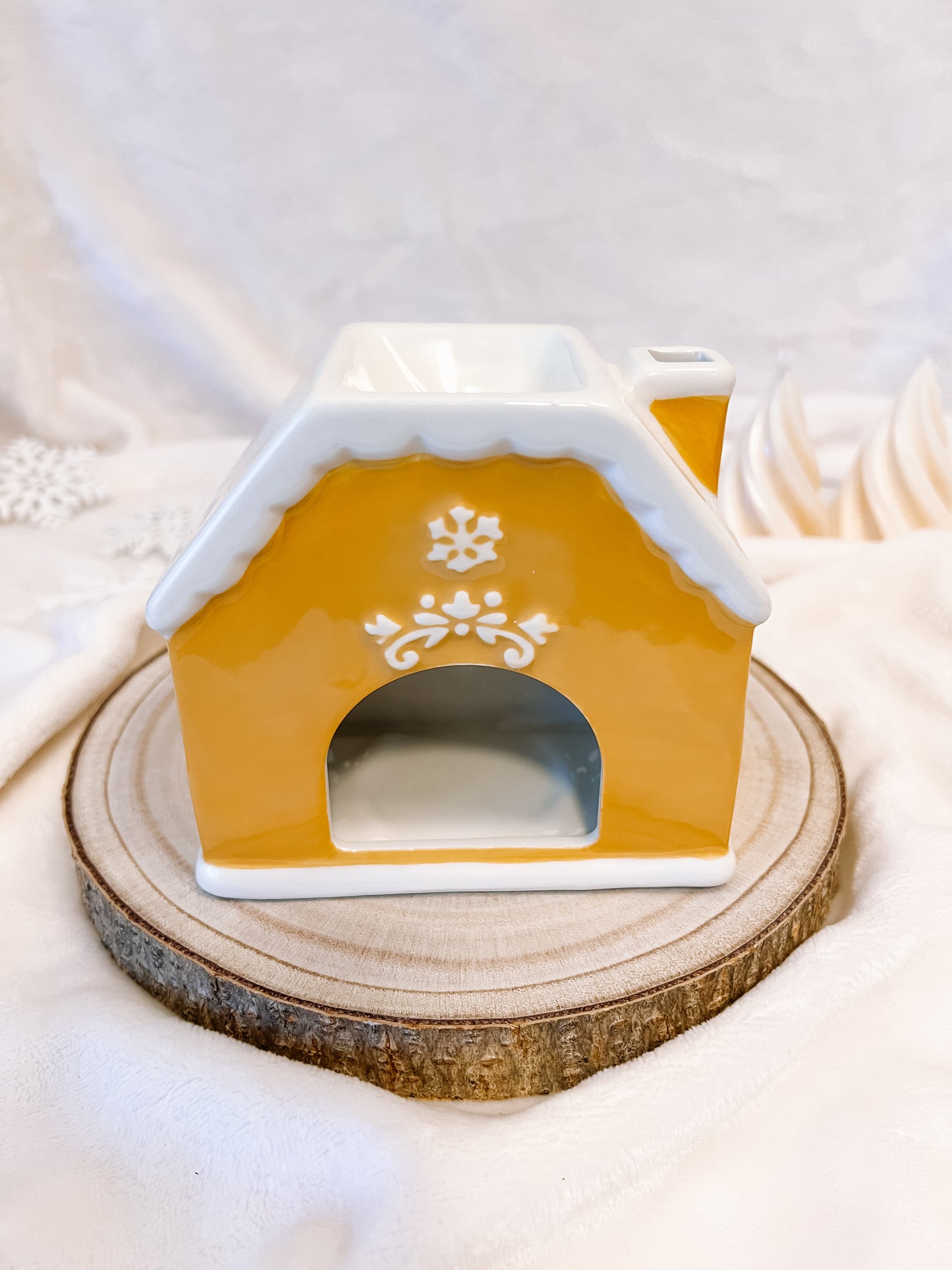 Traditional Gingerbread House | Wax melt burner